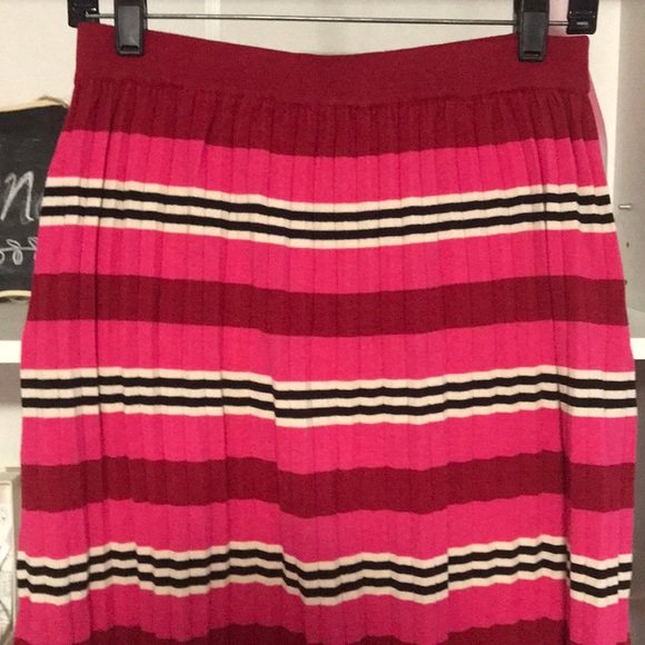 ⭐️HOST PICK⭐️ DOLAN Dora Knit Midi Skirt - Picture 6 of 10